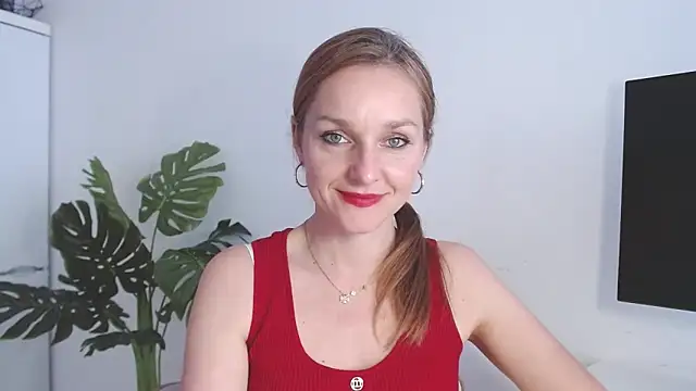 Snapshot of AliciaDesire chatting on 04/07/26, 01:44 AliciaDesire online show from 04/07/26, 01:44