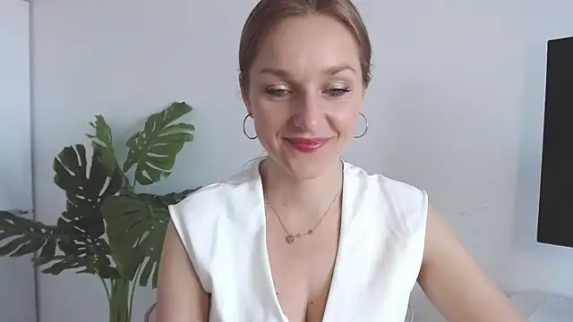 Snapshot of AliciaDesire chatting on 04/09/26, 06:41 AliciaDesire online show from 04/09/26, 06:41