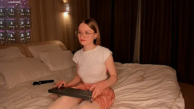 IsabellaTorrance online show from 01/24/25, 04:17