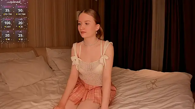 IsabellaTorrance online show from 02/09/25, 03:45