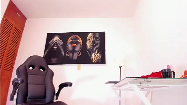 Snapshot of Thomas_shelbys chatting on 01/14/25, 06:45 Thomas shelbys online show from 01/14/25, 06:45