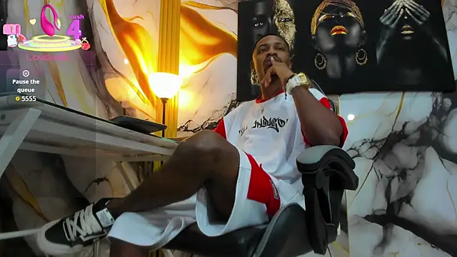 Snapshot of Thomas_shelbys chatting on 10/18/25, 03:31 Thomas shelbys online show from 10/18/25, 03:31