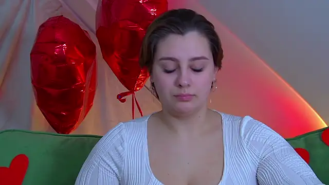 Snapshot of MaryMurray chatting on 02/17/25, 06:26 MaryMurray online show from 02/17/25, 06:26