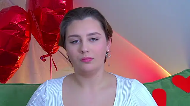 Snapshot of MaryMurray chatting on 02/17/25, 09:41 MaryMurray online show from 02/17/25, 09:41