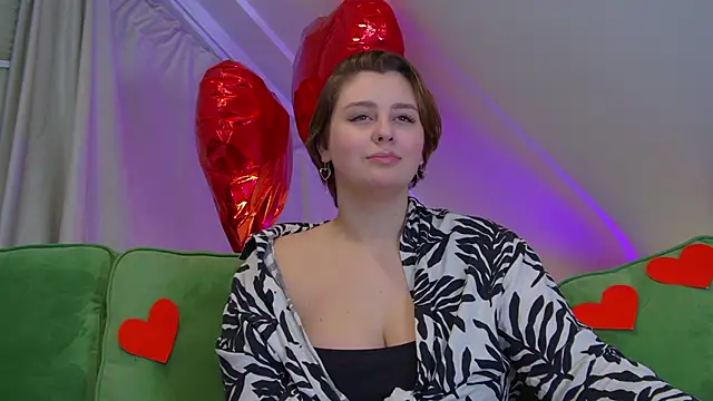 Snapshot of MaryMurray chatting on 02/25/25, 12:47 MaryMurray online show from 02/25/25, 12:47