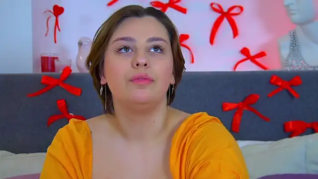 Snapshot of MaryMurray chatting on 03/18/25, 01:53 MaryMurray online show from 03/18/25, 01:53