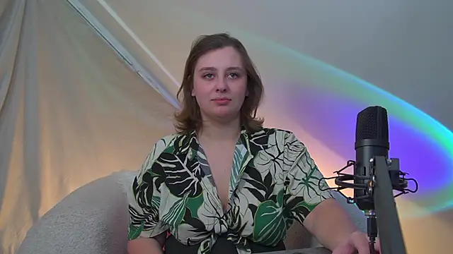 Snapshot of MaryMurray chatting on 09/29/25, 06:35 MaryMurray online show from 09/29/25, 06:35