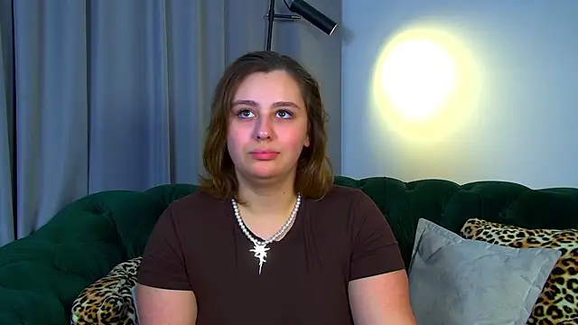 Snapshot of MaryMurray chatting on 10/23/25, 06:45 MaryMurray online show from 10/23/25, 06:45