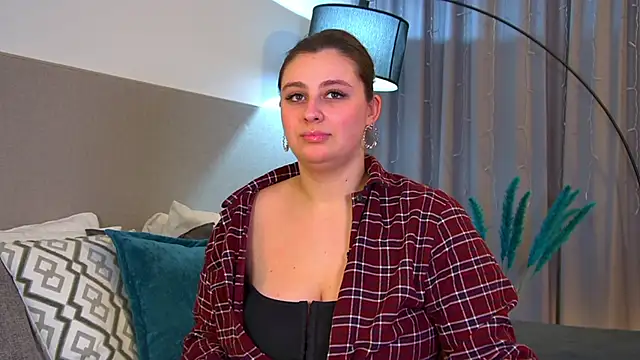 Snapshot of MaryMurray chatting on 11/05/25, 06:35 MaryMurray online show from 11/05/25, 06:35