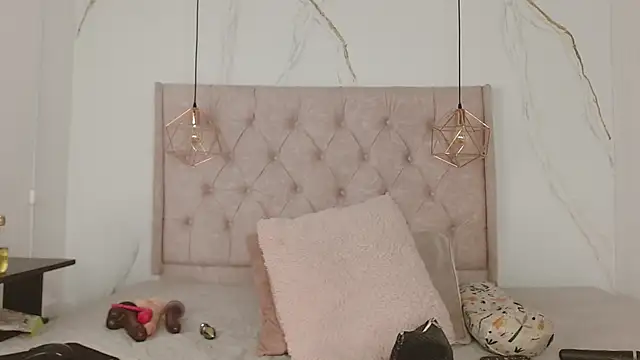 zamira 44 online show from 10/09/25, 01:42