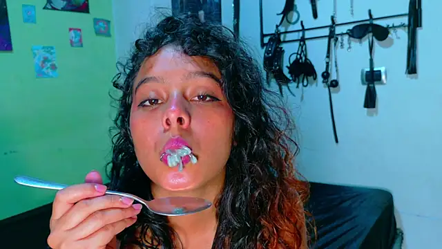 Snapshot of clydexxxbunny chatting on 04/16/26, 02:34 clydexxxbunny online show from 04/16/26, 02:34