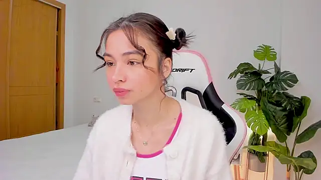 Adriennesexxx online show from 02/02/25, 10:57