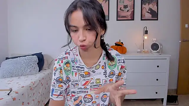 Adriennesexxx online show from 09/30/25, 04:34