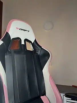 Snapshot of Adriennesexxx chatting on 03/07/26, 10:07 Adriennesexxx online show from 03/07/26, 10:07