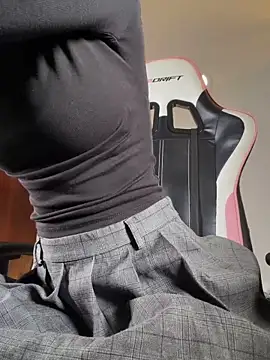 Snapshot of Adriennesexxx chatting on 03/10/26, 04:34 Adriennesexxx online show from 03/10/26, 04:34