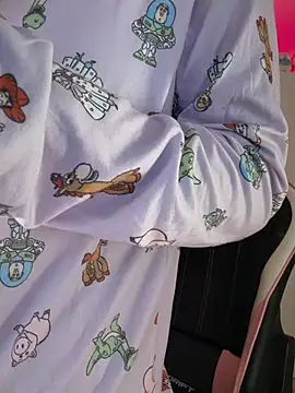 Snapshot of Adriennesexxx chatting on 03/19/26, 07:07 Adriennesexxx online show from 03/19/26, 07:07