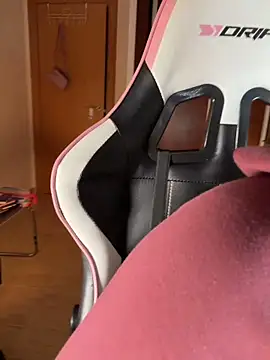 Snapshot of Adriennesexxx chatting on 03/26/26, 06:13 Adriennesexxx online show from 03/26/26, 06:13