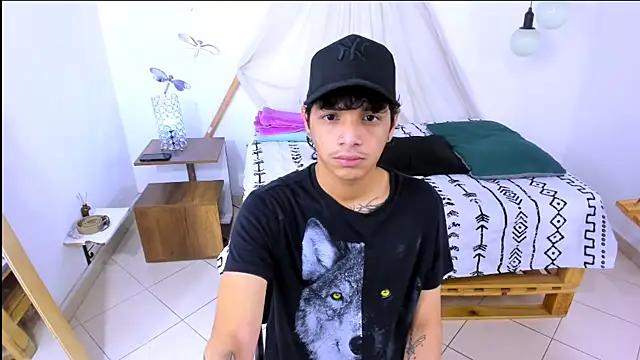 Snapshot of Brand_habes chatting on 09/19/25, 01:45 Brand habes online show from 09/19/25, 01:45