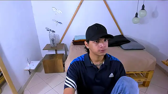 Snapshot of Brand_habes chatting on 10/02/25, 05:20 Brand habes online show from 10/02/25, 05:20