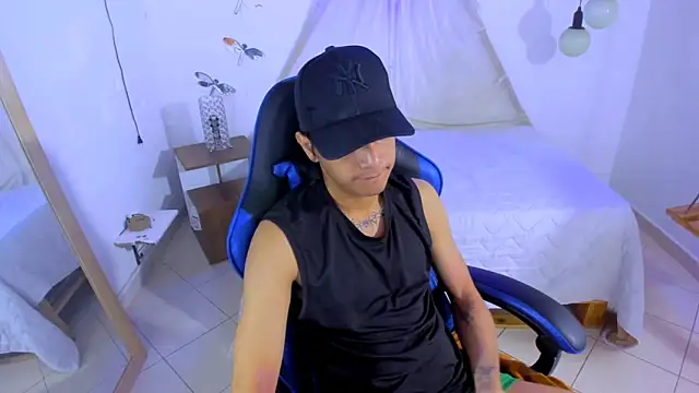 Snapshot of Brand_habes chatting on 11/18/25, 07:02 Brand habes online show from 11/18/25, 07:02