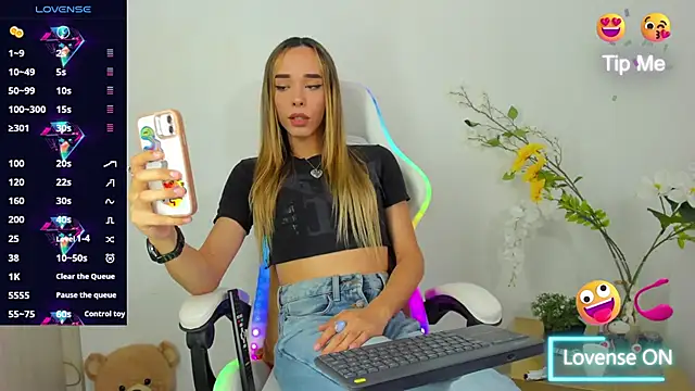 Snapshot of Linda_Crawford chatting on 02/21/25, 10:15 Linda Crawford online show from 02/21/25, 10:15