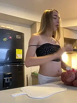 Snapshot of Linda_Crawford chatting on 03/11/25, 10:09 Linda Crawford online show from 03/11/25, 10:09