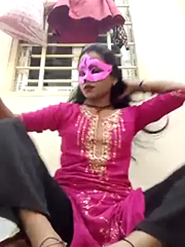 Snapshot of Ritu-0143 chatting on 06/11/26, 03:04 Ritu-0143 online show from 06/11/26, 03:04