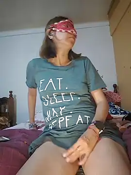 Snapshot of Lunababymylove chatting on 01/05/25, 05:20 Lunababymylove online show from 01/05/25, 05:20