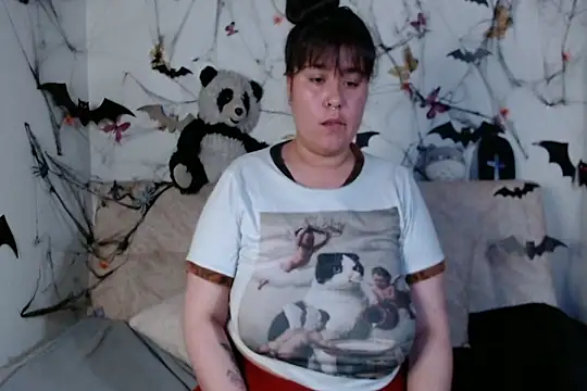 Snapshot of LennaTurnerr chatting on 10/12/25, 12:20 LennaTurnerr online show from 10/12/25, 12:20