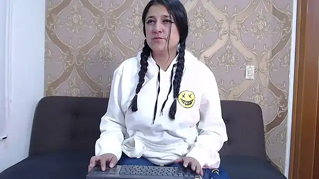 Snapshot of dakota_guirl chatting on 12/17/24, 03:06 dakota guirl online show from 12/17/24, 03:06