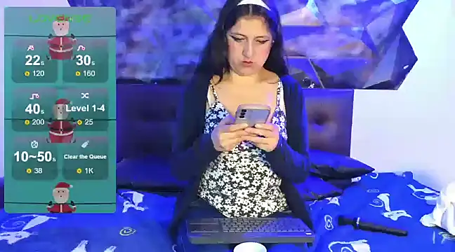 Snapshot of dakota_guirl chatting on 12/18/24, 10:08 dakota guirl online show from 12/18/24, 10:08