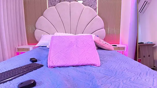 nata luna online show from 11/13/25, 07:24