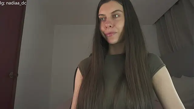 Snapshot of Nadiaa_ chatting on 06/10/26, 03:29 Nadiaa online show from 06/10/26, 03:29