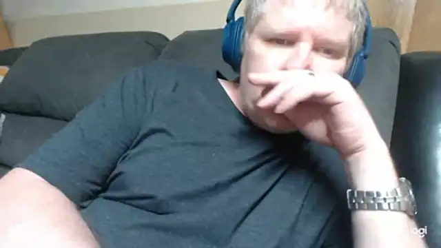 Snapshot of BrisonChase chatting on 06/20/26, 12:25 BrisonChase online show from 06/20/26, 12:25