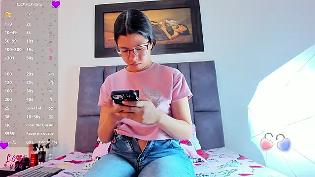 Vahiolet smith online show from 03/21/26, 03:11