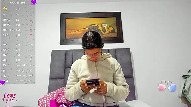 Vahiolet smith online show from 04/17/26, 03:31