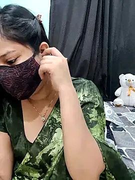 Snapshot of payal_sharma1 chatting on 03/12/25, 01:08 payal sharma1 online show from 03/12/25, 01:08