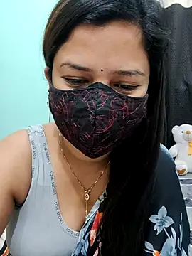 Snapshot of payal_sharma1 chatting on 03/14/25, 03:15 payal sharma1 online show from 03/14/25, 03:15