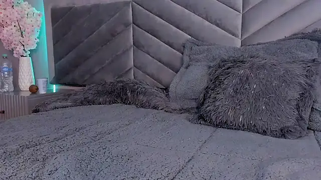 Ary thompson   online show from 12/02/24, 11:18