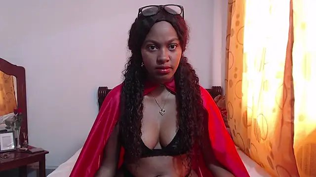 Snapshot of StormiHills chatting on 10/31/25, 07:37 StormiHills online show from 10/31/25, 07:37