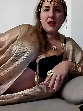 Snapshot of italianboobs chatting on 01/03/25, 06:46 italianboobs online show from 01/03/25, 06:46