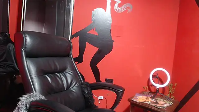 KLOE PIELL online show from 12/02/25, 08:26