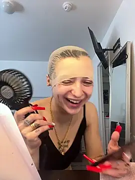 exoticmisfitt online show from 02/22/26, 09:24