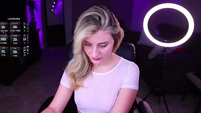 Snapshot of Naughty-Kitty1 chatting on 02/25/26, 11:36 Naughty-Kitty1 online show from 02/25/26, 11:36