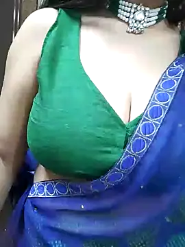 Snapshot of Aradhya-Sharma chatting on 01/05/25, 10:53 Aradhya-Sharma online show from 01/05/25, 10:53