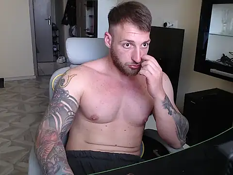Snapshot of Alusca chatting on 05/16/26, 10:47 Alusca online show from 05/16/26, 10:47