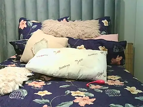 Amberbela online show from 12/13/24, 11:50