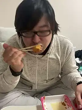 yuuki198912 online show from 01/13/26, 11:26