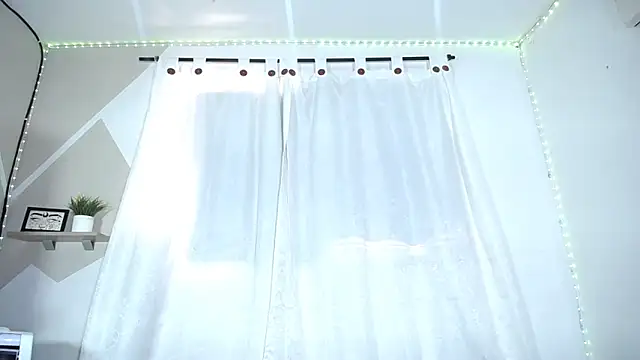 Hillary queen online show from 03/13/25, 03:39