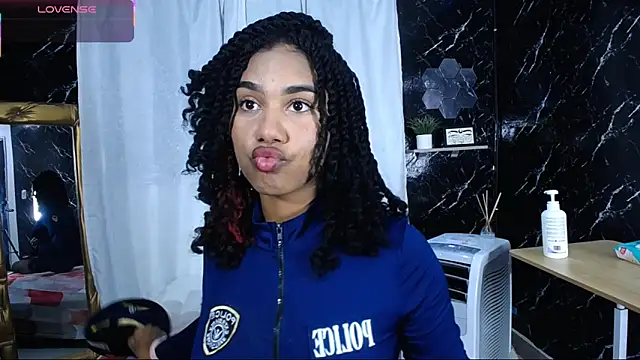 Hillary queen online show from 10/31/25, 06:09